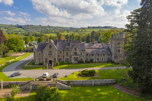 MELLINGTON HALL HOLIDAY HOME PARK