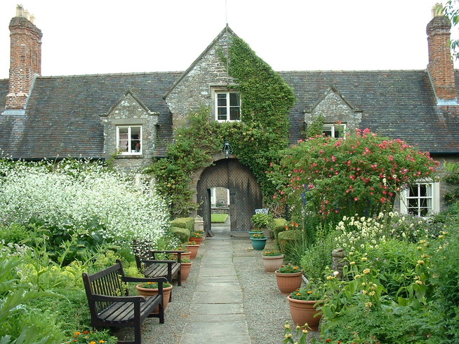 Trinity Hospital Gardens, Clun