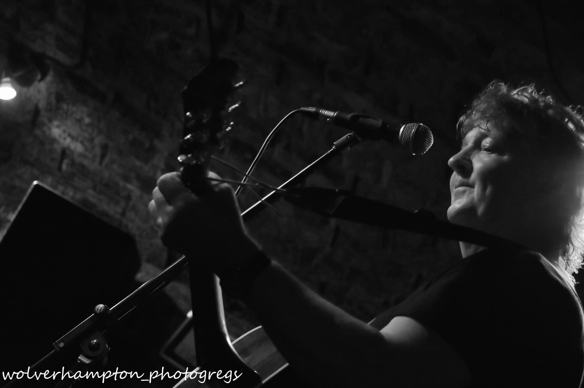 Live Music: Tong Skeggs